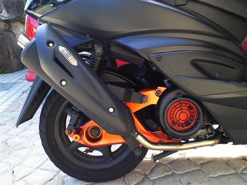 NCY ブラックアーバンマフラーNEXT(2010) のパーツレビュー | シグナス