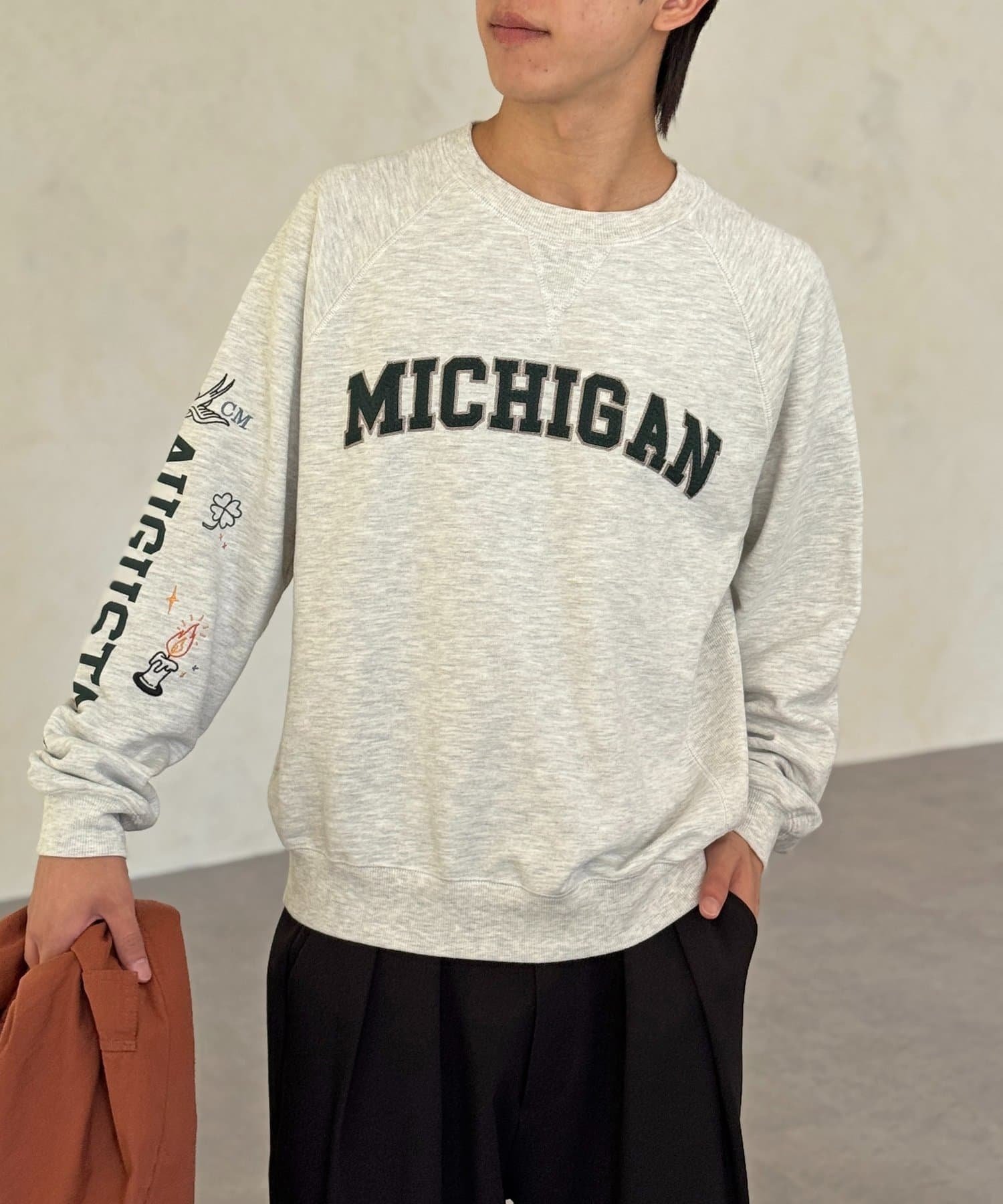 落書き刺繍カレッジロゴスウェット | CPCM(シーピーシーエム