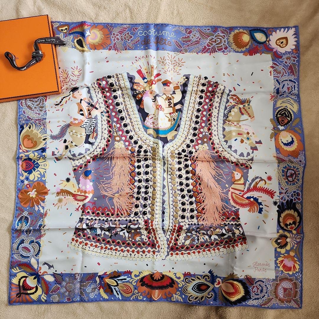 美品 box付【HERMES】カレ90 COSTUME DE FETE エルメス Hermes Costume de fete Carre 90】 My buddy scarf for the day was